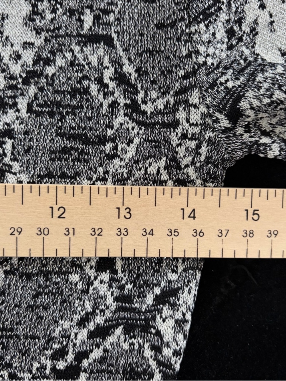 bebe Gray & White Snake-Print Long Sleeve V-Neck Bodycon Dress Size S - Picture 13 of 15